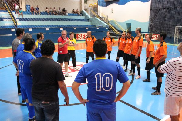 O Juiz apitou e o X campeonato de Futsal do SINDECTEB já começou!