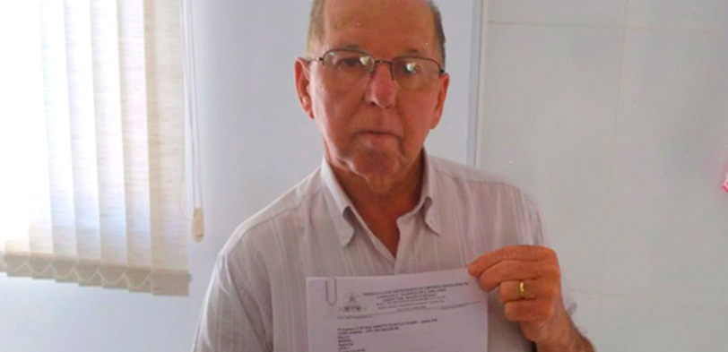 Ação do PCCs: SINDECTEB entrega alvará ao trabalhador aposentado José Zanon do AC Osvaldo Cruz