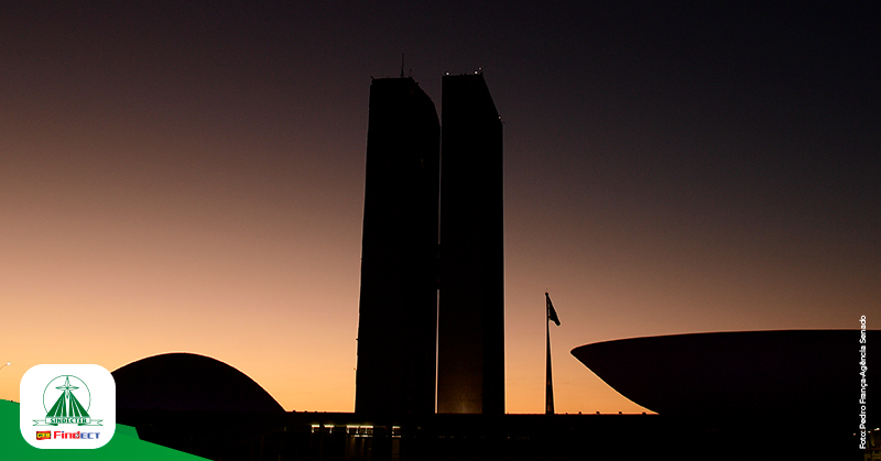Derrubada do decreto do IOF escancara escolha do Congresso: proteger os ricos e penalizar o povo