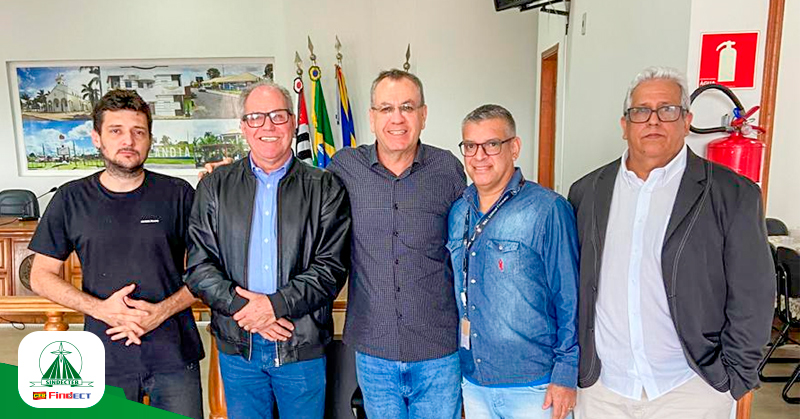 SINDECTEB e Correios realizam ação em Herculândia para fortalecer o setor de plantas e flores